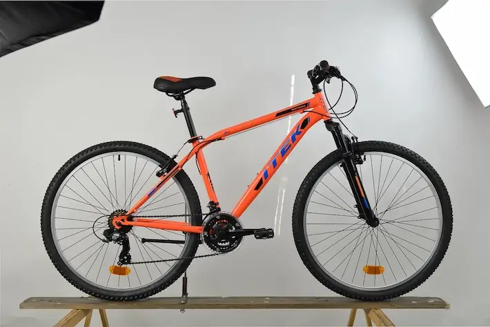 Raw Interior Example Unedited Raw Real Estate Interior Photo Dark Exposure